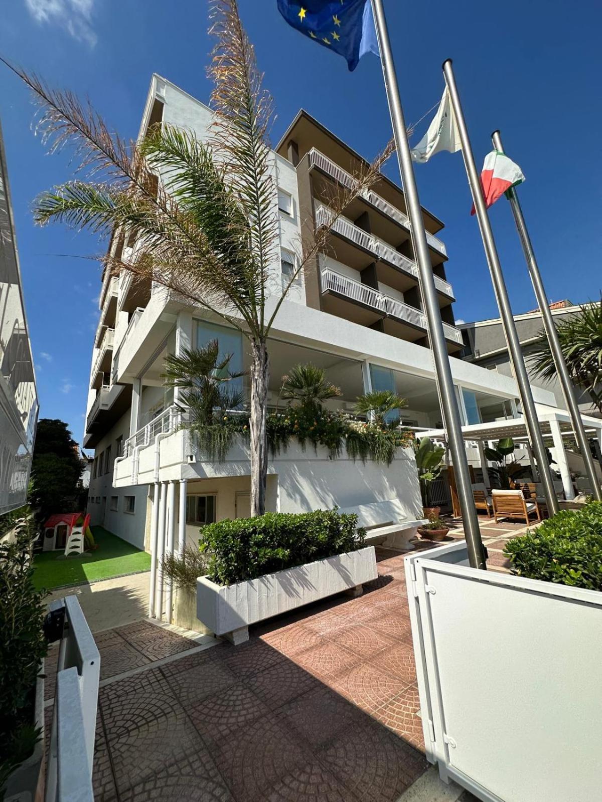 Hotel Costa Verde Pineto Exterior photo